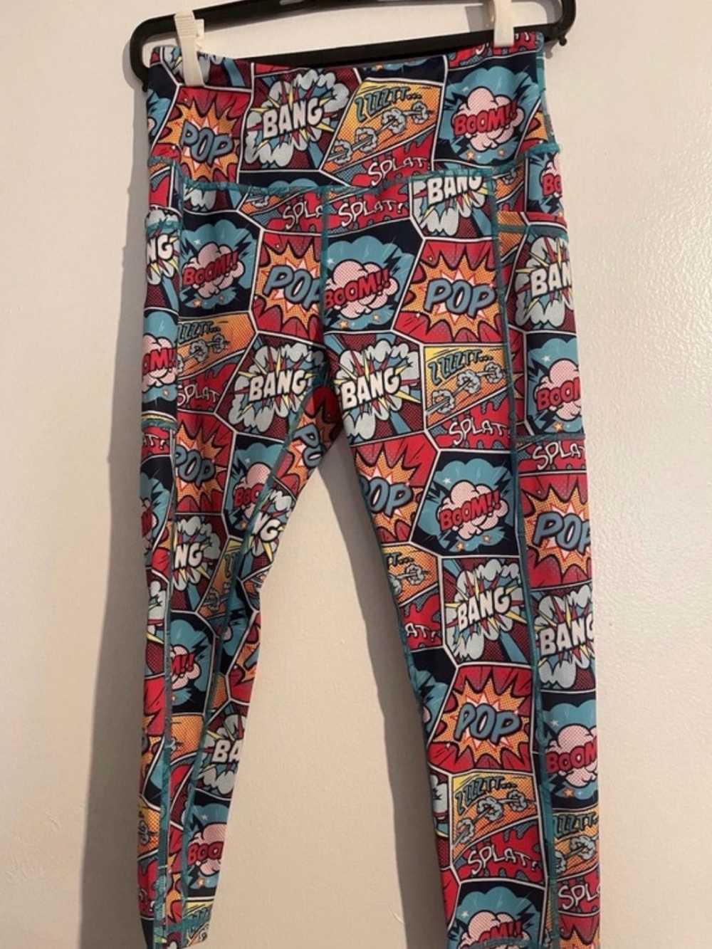 Constantly Varied knockout, Capri leggings